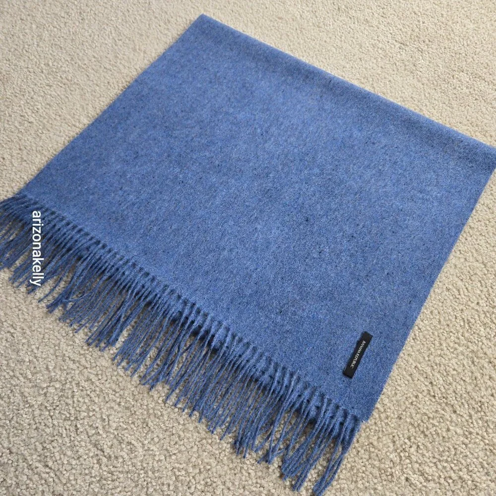 NWOT Banana Republic Wool Scarf Blue With Black Speckles